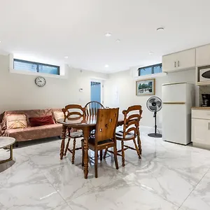 https://modern-retreat-near-vancouvers-attractions.vancouver-hotels-bc.net